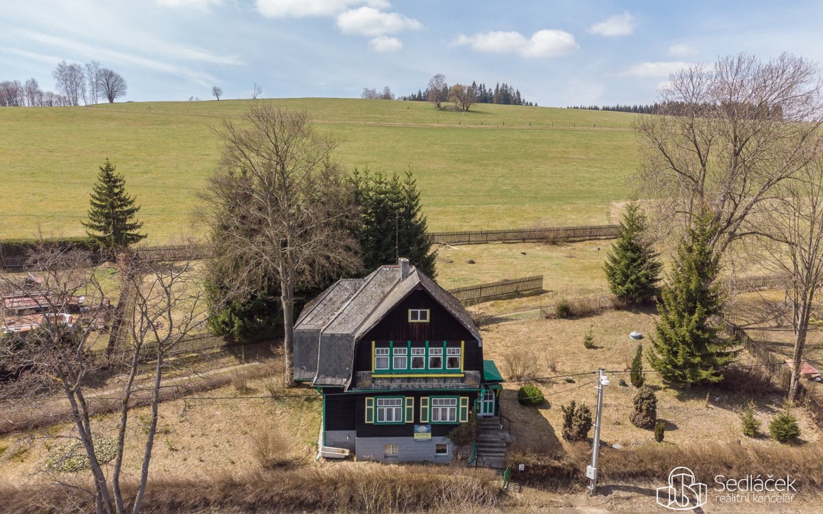 Sytlový rodinný dům na Bublavě. – fotografie 1