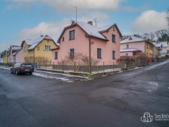 Rodinný dům s garáží a zahradou v Sokolově, Slévárenská – fotografie 2