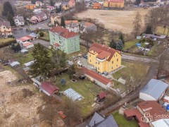 Byt 6+kk, se zahradou s pergolou a parkovacím stáním. – fotografie 2