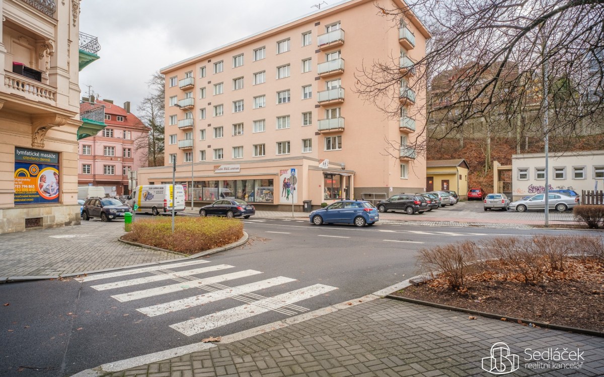 Byt 2+1 v Karlových Varech, ul. Vítězná. – fotografie 1