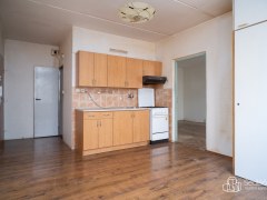 Byt 1+1 s balkonem v Sokolově, ul. Švabinského – fotografie 1