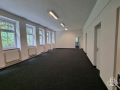 Pronájem nebytových prostor s parkovací plochou. – fotografie 3