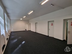 Pronájem nebytových prostor s parkovací plochou. – fotografie 2