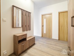 Byt 3+1 se zasklenou lodžií v Karlových Varech - Drahovicích, po kompletní rekonstrukci – fotografie 4