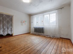 Rodinný dům v Kraslicích po částečné rekonstrukci, s velikým pozemkem – fotografie 11
