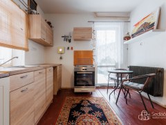 Rodinný dům v Kraslicích po částečné rekonstrukci, s velikým pozemkem – fotografie 3