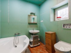Rodinný dům v Kraslicích po částečné rekonstrukci, s velikým pozemkem – fotografie 8