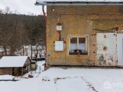 Rodinný dům v Kraslicích po částečné rekonstrukci, s velikým pozemkem – fotografie 22