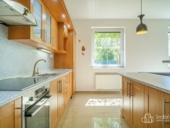 Byt 3+1 s lodžií a zahradou Sokolov, Atletická – fotografie 3
