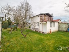 Zahrádka s chatou v zahrádkářské kolonii v Novém Sedle – fotografie 1