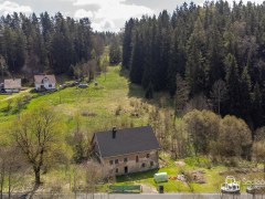 Chalupa s pozemkem v Šindelové v Krušných horách – fotografie 13
