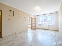 Byt 2+1 s lodžii v Chebu, – fotografie 8