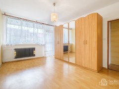 Byt 2+1 s lodžii v Chebu, – fotografie 11