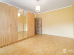 Byt 2+1 s lodžii v Chebu, – fotografie 12