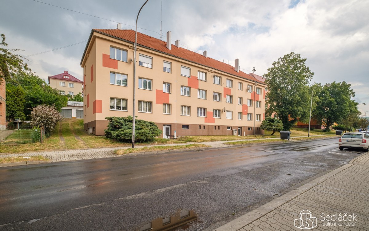 Byt 2+1 v Sokolově, ul. Boženy Němcové – fotografie 1