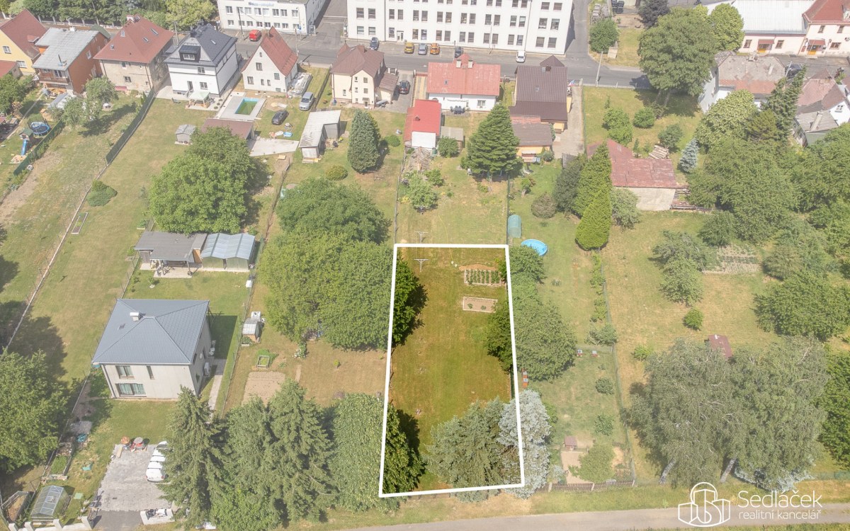 Stavební pozemek 600 m2 – fotografie 1