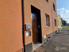 Byt 1+1 v bytovém domě se zahradou, Cheb. – fotografie 3
