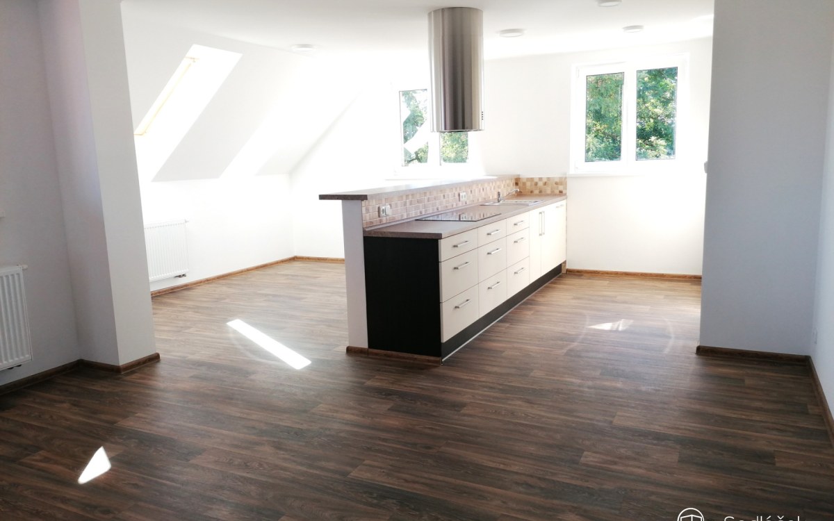 Nadstandardní podkrovní byt 4+kk s lodžií (138m2) ve Svatavě. – fotografie 1