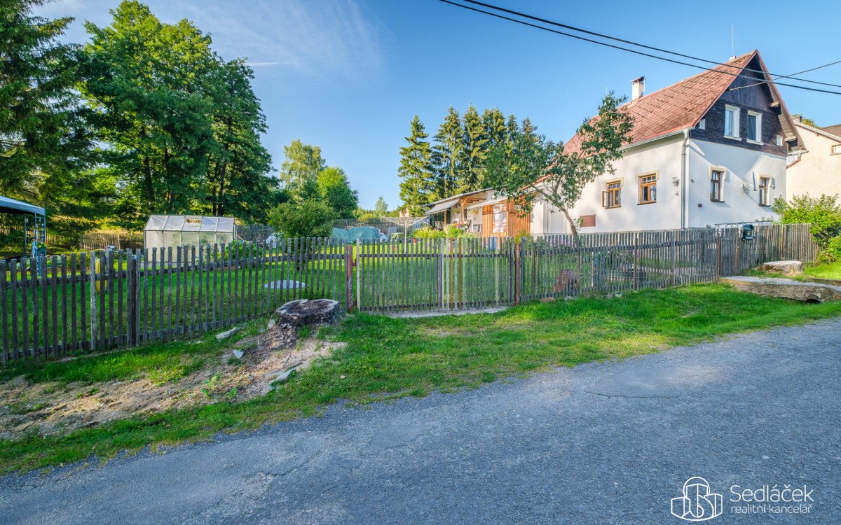 Chalupa v obci Kostelní s velkou zahradou – fotografie 1