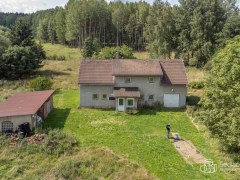 Rodinný dům s pozemkem 7514 m2 v Anenské Vsi u Krajkové. – fotografie 1