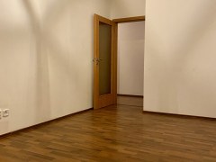 Pronájem bytu 3+kk 58m² s privátní zahradou 250m² – fotografie 5
