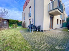 Pronájem bytu 3+kk 58m² s privátní zahradou 250m² – fotografie 16