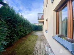 Pronájem bytu 3+kk 58m² s privátní zahradou 250m² – fotografie 18