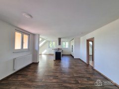 Nadstandardní podkrovní byt 5+kk s lodžií (138m2) ve Svatavě. – fotografie 7