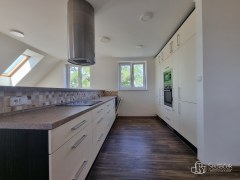 Nadstandardní podkrovní byt 5+kk s lodžií (138m2) ve Svatavě. – fotografie 4