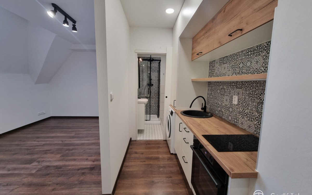 Moderní garsoniéra v centru města. – fotografie 1