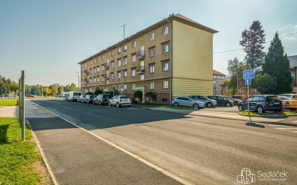 Byt 2+1 v Sokolově, ul. Pionýrů – fotografie 1