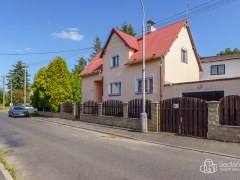 Rodinný dům 4+1 s garážemi  v Sokolově, ul. Slovenská – fotografie 1