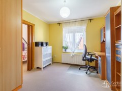 Rodinný dům 4+1 s garážemi  v Sokolově, ul. Slovenská – fotografie 19