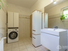 Rodinný dům 4+1 s garážemi  v Sokolově, ul. Slovenská – fotografie 25