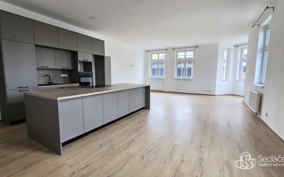 Jedinečný byt v centru města – 128,5 m², po rekonstrukci. – fotografie 1
