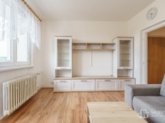 Byt 2+1 s balkonem v centru Sokolova, po komplet rekonstrukci – fotografie 8