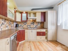 Byt 2+1 s balkonem v centru Sokolova, po komplet rekonstrukci – fotografie 3