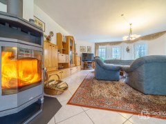 Rodinná vila s velkorysou dispozicí, garáží na tři auta  a pozemkem 4 069 m² – Loket – fotografie 10