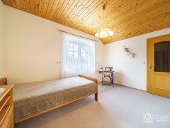 Rodinná vila s velkorysou dispozicí, garáží na tři auta  a pozemkem 4 069 m² – Loket – fotografie 19