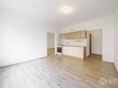 Prodej bytu 1+1 se zaskleným balkonem, 41 m² – Sokolov, ul. Švabinského – fotografie 2