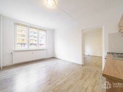Prodej bytu 1+1 se zaskleným balkonem, 41 m² – Sokolov, ul. Švabinského – fotografie 7