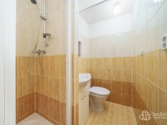 Prodej bytu 1+1 se zaskleným balkonem, 41 m² – Sokolov, ul. Švabinského – fotografie 3