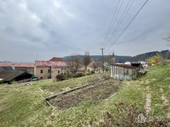 Rodinný dům k rekonstrukci se slunnou zahradou v Oloví – fotografie 8