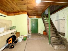 Rodinný dům k rekonstrukci se slunnou zahradou v Oloví – fotografie 22