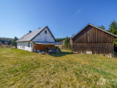 Dům na polosamotě u lesa – ideální pro rekreaci i investici – fotografie 10