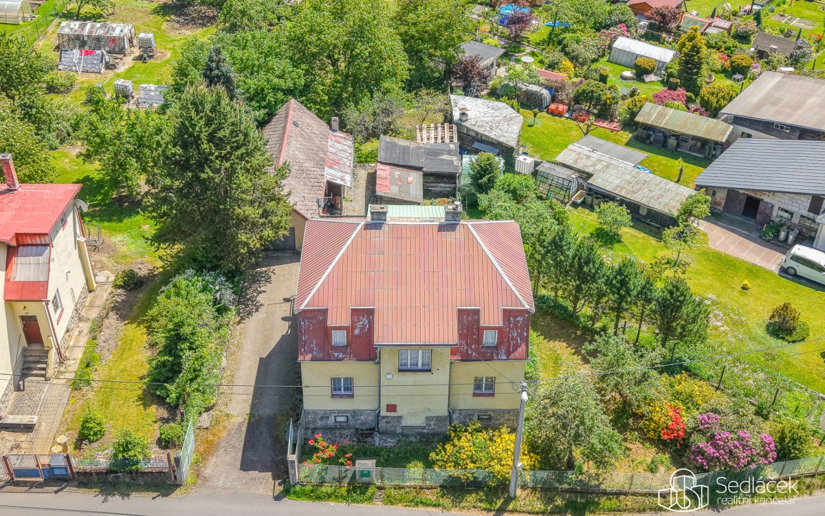 Vícegenerační RD Nejdek - garáž, velký pozemek 1055 m2 – fotografie 1