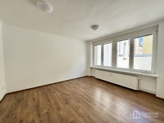 Pronájem komerčního prostoru,Dr. Davida Bechera, Karlovy Vary – fotografie 4