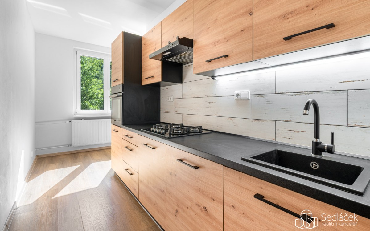 Byt 3+1 po kompletní rekonstrukci se zasklenou lodžií, Sokolov – fotografie 1