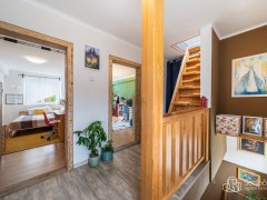 Krajní řadový rodinný dům se zahradou, garáží  – Březová u Sokolova – fotografie 11