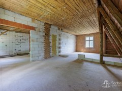Rodinný dům se započatou rekonstrukcí a pozemkem 1 183 m², Lipová – Doubrava. – fotografie 13